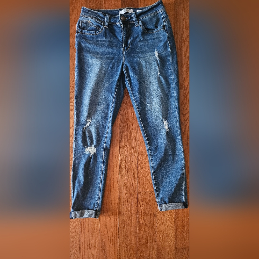 Eclipse wanna atta butt Jean crops